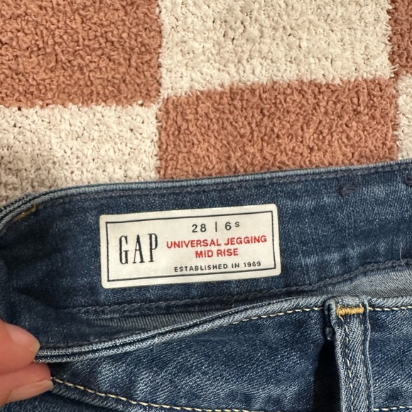 GAP Midrise Universal Jeggings - Picture 2 of 4